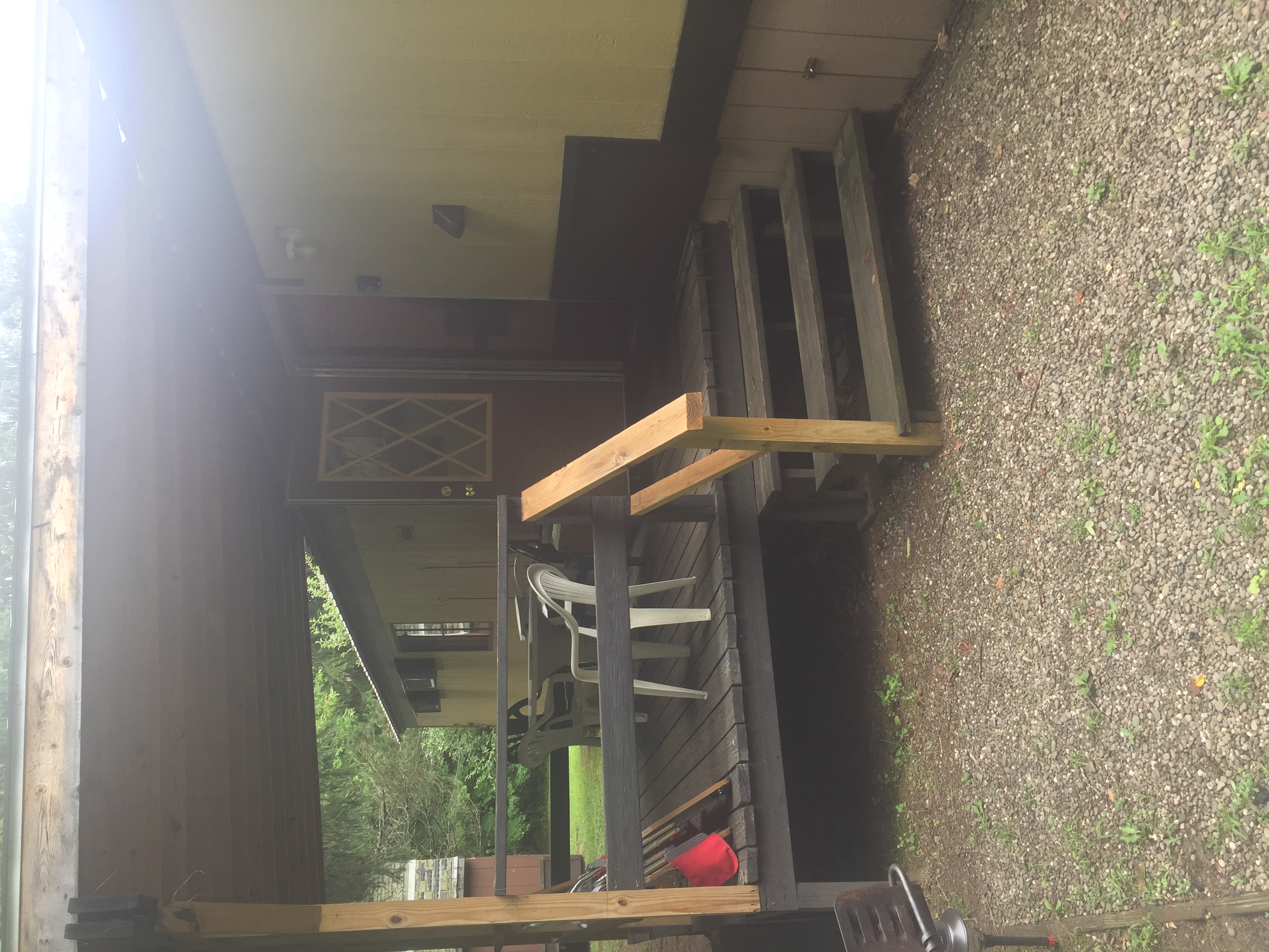 Cabin rentals Catskills accessible from Phoenicia — mountain cabins along creek trails in the central Catskill Mountains